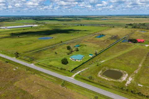 Casa en venta en Okeechobee, Florida, 3 dormitorios, 305.93 m2 № 2417219 - foto 22