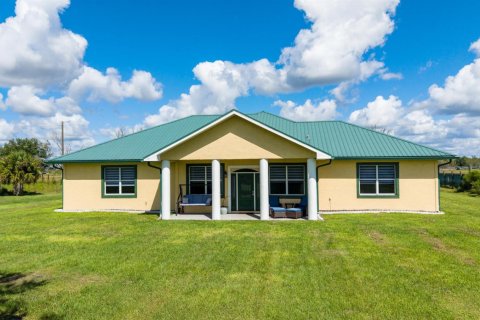 Casa en Okeechobee, Florida 3 dormitorios, 305.93 m2 № 2417219