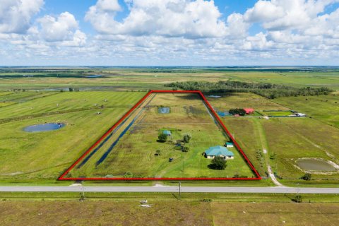 Casa en venta en Okeechobee, Florida, 3 dormitorios, 305.93 m2 № 2417219 - foto 21