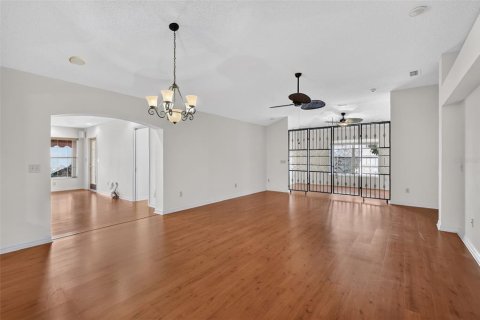 Villa ou maison à vendre à The Villages, Floride: 2 chambres, 198.63 m2 № 2306203 - photo 16