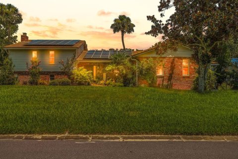 House in Ormond Beach, Florida 5 bedrooms, 287.44 sq.m. № 1853588 - photo 2