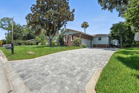 House in Ormond Beach, Florida 5 bedrooms, 287.44 sq.m. № 1853588 - photo 14