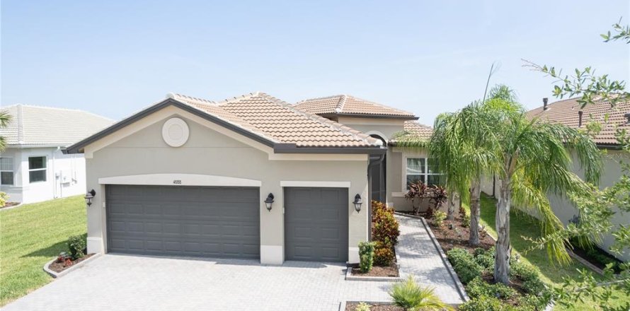 House in Wimauma, Florida 4 bedrooms, 204.57 sq.m. № 1737322