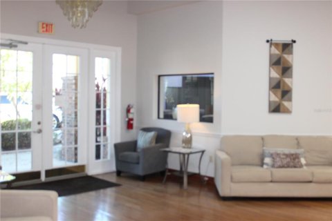 Immobilier commercial à louer à Palm Harbor, Floride: 1161.28 m2 № 1850077 - photo 3