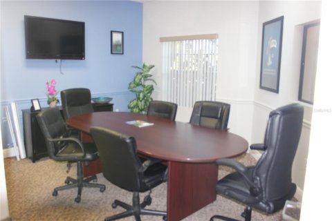 Immobilier commercial à louer à Palm Harbor, Floride: 1161.28 m2 № 1850077 - photo 10