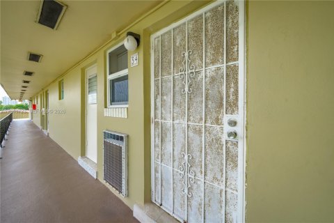 Снять в аренду квартиру в Авентура, Флорида 1 спальня, 74.32м2, № 2088284 - фото 12