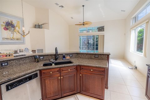 Villa ou maison à vendre à Coral Springs, Floride: 5 chambres, 282.24 m2 № 1921769 - photo 24