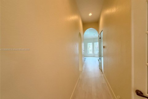 Villa ou maison à vendre à Coral Springs, Floride: 5 chambres, 282.24 m2 № 1921769 - photo 17