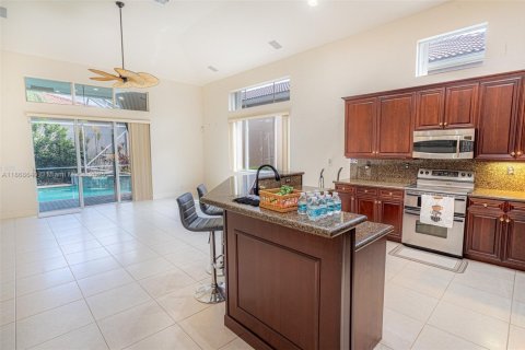 Villa ou maison à vendre à Coral Springs, Floride: 5 chambres, 282.24 m2 № 1921769 - photo 18