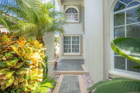 Villa ou maison à vendre à Coral Springs, Floride: 5 chambres, 282.24 m2 № 1921769 - photo 7