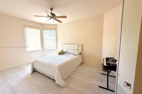 Villa ou maison à vendre à Coral Springs, Floride: 5 chambres, 282.24 m2 № 1921769 - photo 27