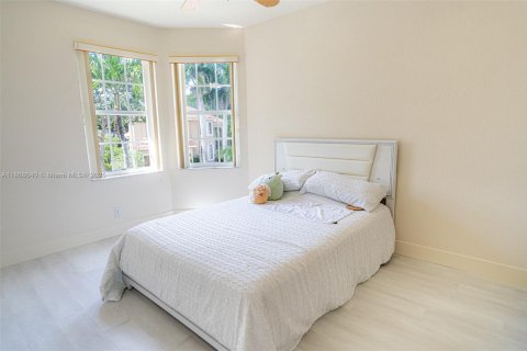 Villa ou maison à vendre à Coral Springs, Floride: 5 chambres, 282.24 m2 № 1921769 - photo 28