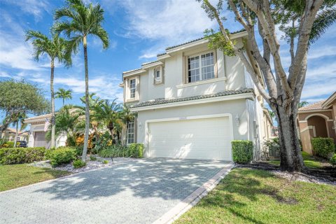 Villa ou maison à vendre à Coral Springs, Floride: 5 chambres, 282.24 m2 № 1921769 - photo 2