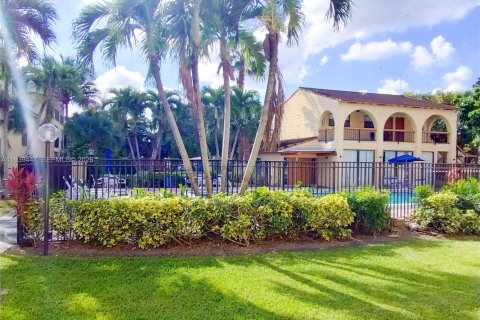 Townhouse in Sunrise, Florida 3 bedrooms, 150.22 sq.m. № 1997437 - photo 19