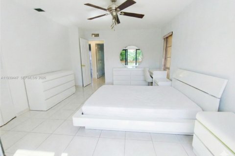 Townhouse in Sunrise, Florida 3 bedrooms, 150.22 sq.m. № 1997437 - photo 4