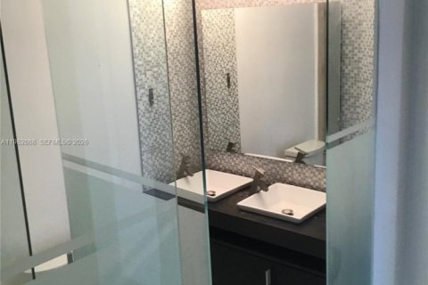 Купить кондоминиум в Майами, Флорида 2 спальни, 116.78м2, № 2049261 - фото 15
