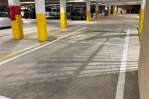 Купить кондоминиум в Майами, Флорида 2 спальни, 116.78м2, № 2049261 - фото 19