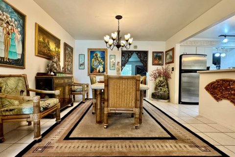 House in Hollywood, Florida 3 bedrooms, 167.32 sq.m. № 2083235 - photo 5