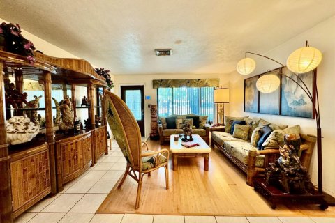 House in Hollywood, Florida 3 bedrooms, 167.32 sq.m. № 2083235 - photo 3
