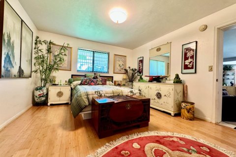 House in Hollywood, Florida 3 bedrooms, 167.32 sq.m. № 2083235 - photo 10