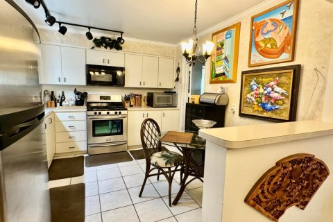 House in Hollywood, Florida 3 bedrooms, 167.32 sq.m. № 2083235 - photo 6