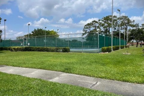 Condo in Lake Worth, Florida, 1 bedroom  № 1141478 - photo 1