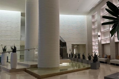 Copropriété à vendre à Sunny Isles Beach, Floride: 1 chambre, 81.85 m2 № 1967843 - photo 17