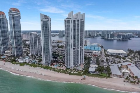 Copropriété à vendre à Sunny Isles Beach, Floride: 1 chambre, 81.85 m2 № 1967843 - photo 12