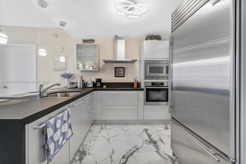 Copropriété à vendre à Sunny Isles Beach, Floride: 1 chambre, 81.85 m2 № 1967843 - photo 3