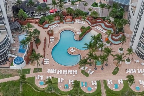 Copropriété à vendre à Sunny Isles Beach, Floride: 1 chambre, 81.85 m2 № 1967843 - photo 13
