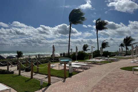 Copropriété à vendre à Sunny Isles Beach, Floride: 1 chambre, 81.85 m2 № 1967843 - photo 14