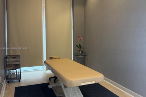 Copropriété à vendre à Sunny Isles Beach, Floride: 1 chambre, 81.85 m2 № 1967843 - photo 24