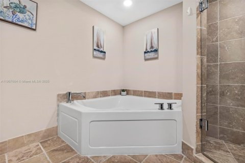 Copropriété à vendre à Sunny Isles Beach, Floride: 1 chambre, 81.85 m2 № 1967843 - photo 7