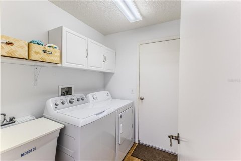 House in Spring Hill, Florida 2 bedrooms, 120.59 sq.m. № 1903967 - photo 23