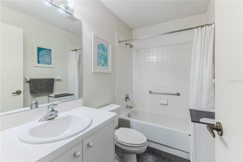 House in Spring Hill, Florida 2 bedrooms, 120.59 sq.m. № 1903967 - photo 11