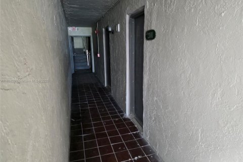 Снять в аренду квартиру в Хайалиа Гарденс, Флорида 3 спальни, 118.91м2, № 1952585 - фото 22