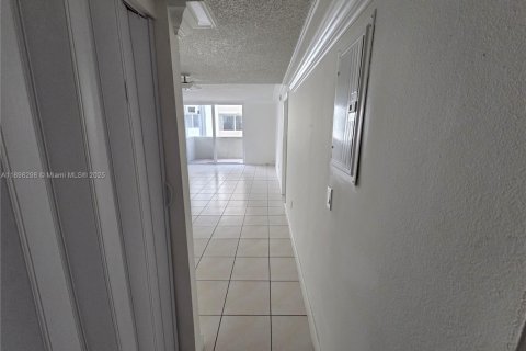 Снять в аренду квартиру в Хайалиа Гарденс, Флорида 3 спальни, 118.91м2, № 1952585 - фото 13