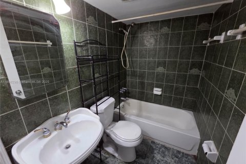 Снять в аренду квартиру в Хайалиа Гарденс, Флорида 3 спальни, 118.91м2, № 1952585 - фото 20