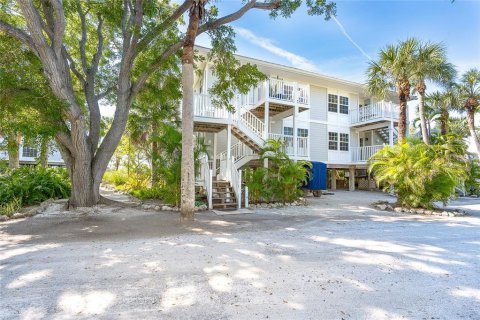 Condo in Placida, Florida, 3 bedrooms № 2098558 - photo 2