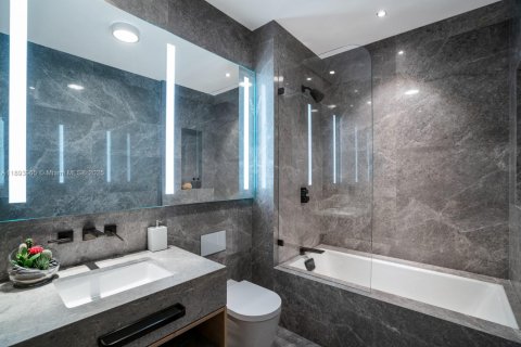 Купить кондоминиум в Майами, Флорида 3 спальни, 263.66м2, № 2169840 - фото 11