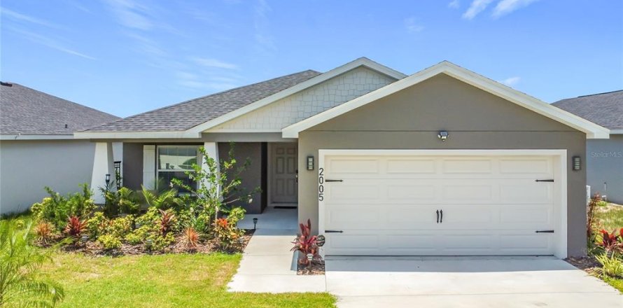 House in Davenport, Florida 3 bedrooms, 141.49 sq.m. № 1750872