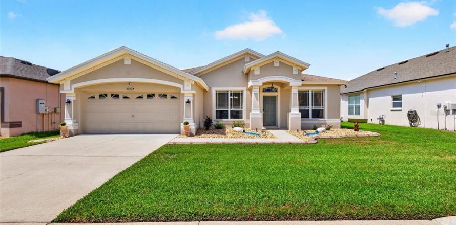 House in Wesley Chapel, Florida 3 bedrooms, 200.67 sq.m. № 2167430
