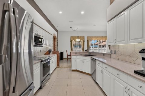 House in Wesley Chapel, Florida 3 bedrooms, 200.67 sq.m. № 2167430 - photo 17