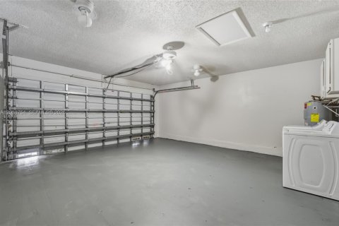 Villa ou maison à vendre à North Lauderdale, Floride: 3 chambres, 133.41 m2 № 2245978 - photo 27
