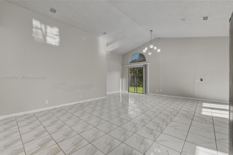 Villa ou maison à vendre à North Lauderdale, Floride: 3 chambres, 133.41 m2 № 2245978 - photo 7