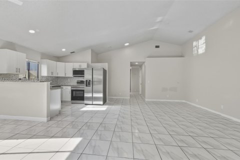Villa ou maison à vendre à North Lauderdale, Floride: 3 chambres, 133.41 m2 № 2245978 - photo 10