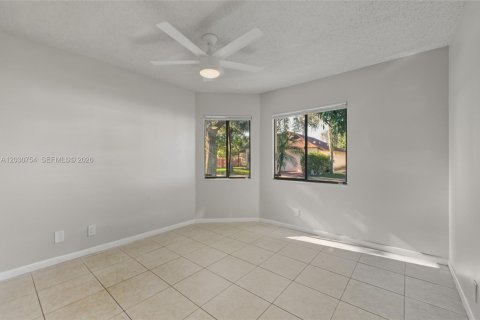 Villa ou maison à vendre à North Lauderdale, Floride: 3 chambres, 133.41 m2 № 2245978 - photo 25