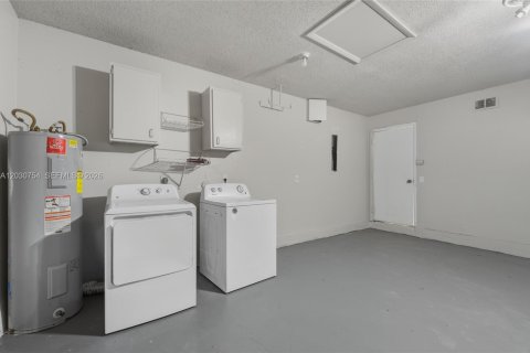 Villa ou maison à vendre à North Lauderdale, Floride: 3 chambres, 133.41 m2 № 2245978 - photo 28