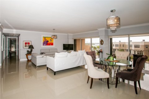 Copropriété à vendre à Miami, Floride: 2 chambres, 181.16 m2 № 1977424 - photo 9