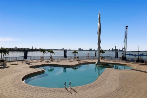 Copropriété à vendre à Miami, Floride: 2 chambres, 181.16 m2 № 1977424 - photo 16